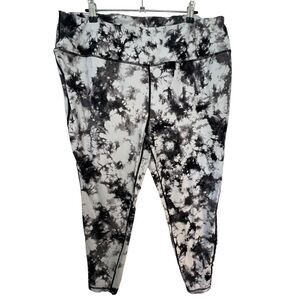 Torrid Black And Grey Marbled Athletic Leggings With Zipper Pocket
